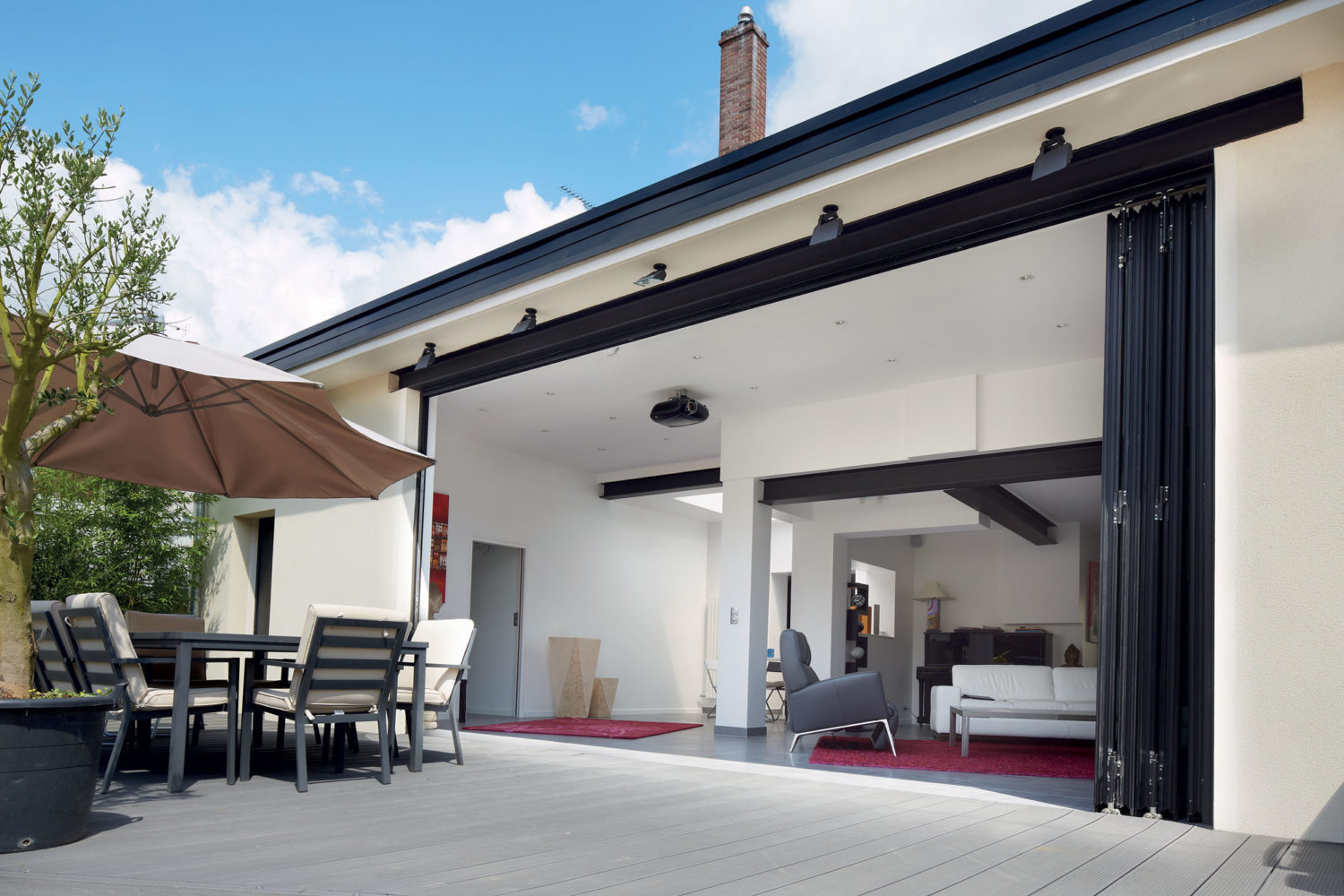 How Can Aluminium Bifold Doors Increase Your Home’s Energy Efficiency?