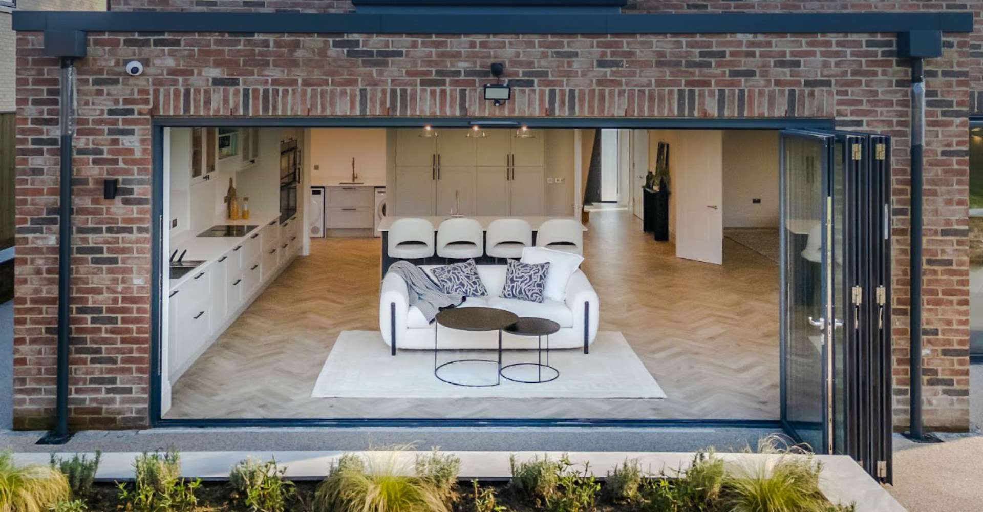 bifold doors press glass